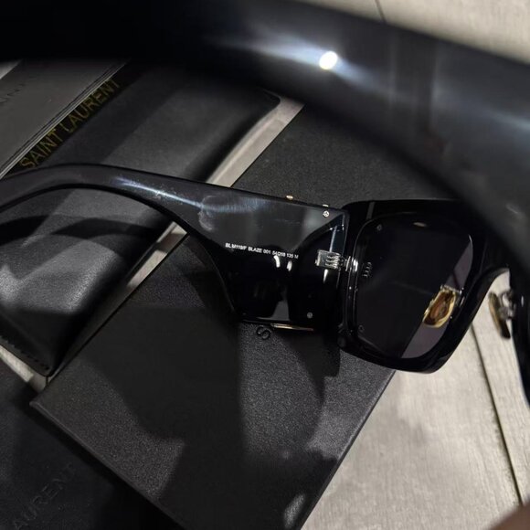 Saint Laurent Black Oversized Sunglasses – Gold Logo Pop - Picture 7 of 9